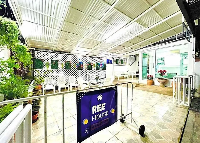 Ree House 2*