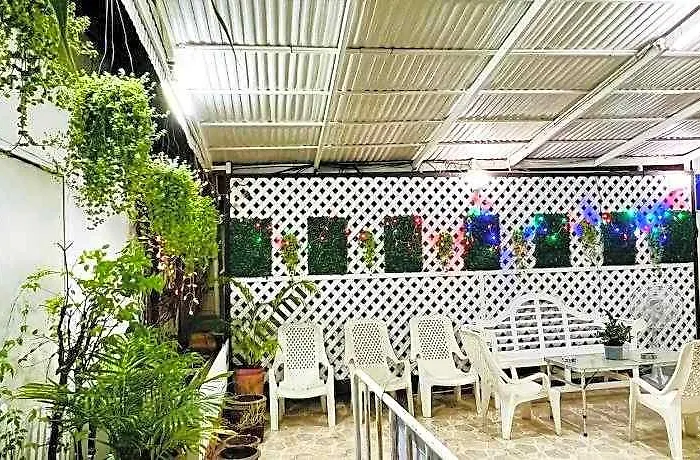 Ree House 2*