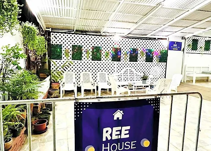 Отель Ree House 2*